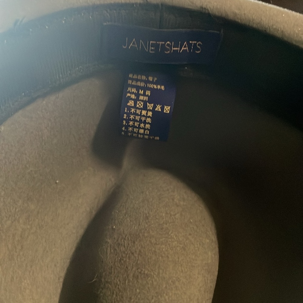 Fedora - Picture 2 of 3